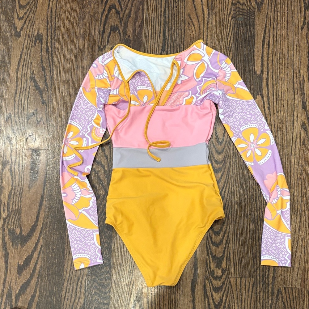 Seea Long Sleeve Swimsuit - never worn - Picture 2 of 5